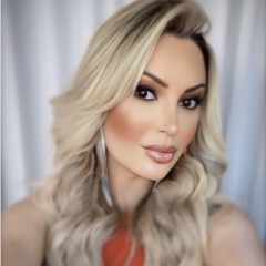 Flávia Regina Martins do Val